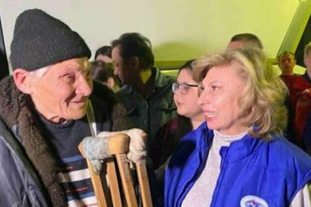 Russian civilians and soldiers return home in prisoner swap with Ukraine (VIDEOS)