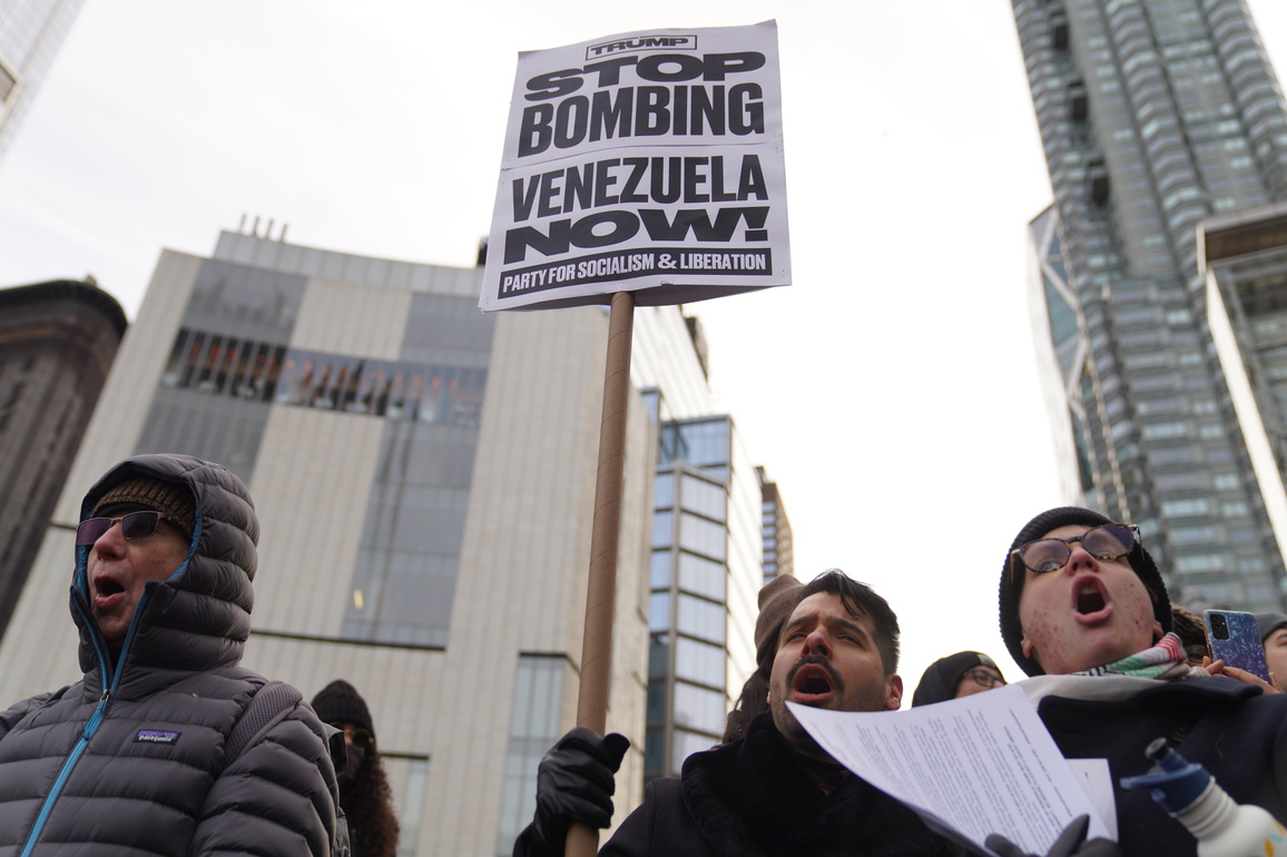 (FOCUS) U.S.-NEW YORK-VENEZUELA-U.S. ATTACKS-PROTEST