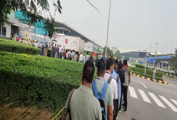 Faced with delays in entry to Delhi airport, staff seek DIAL intervention