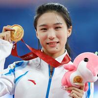 Roundup: 16-year-old Chen wins women's 200m, Liu dominates 100m hurdles at China's National Games