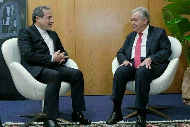 Iranian FM Raps US Contradictory Words, Deeds