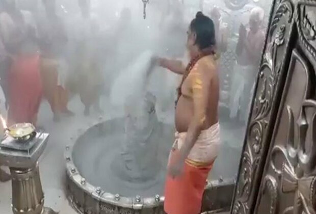 MP: Special Bhasma Aarti performed at Mahakaleshwar temple in Ujjain on Hartalika Teej