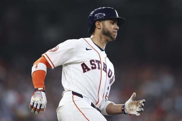 Behind Jeremy Pena, Astros chase series win vs. Brewers