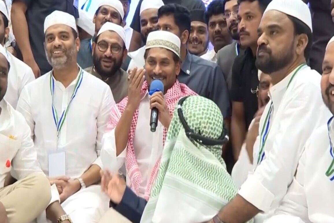 YSRCP President Jagan Reddy calls for unity, brotherhood during Iftar party