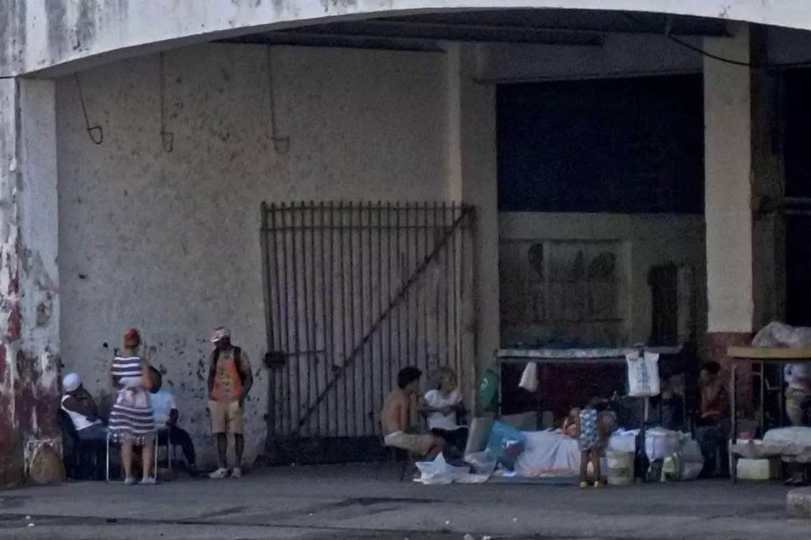 Evicted by a Fire, 36 Families Are Living on the Street - Havana Times
