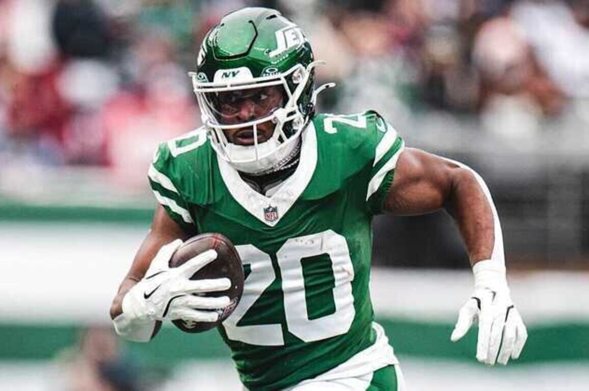 Jets Place Non-Exclusive Franchise Tag on RB Breece Hall