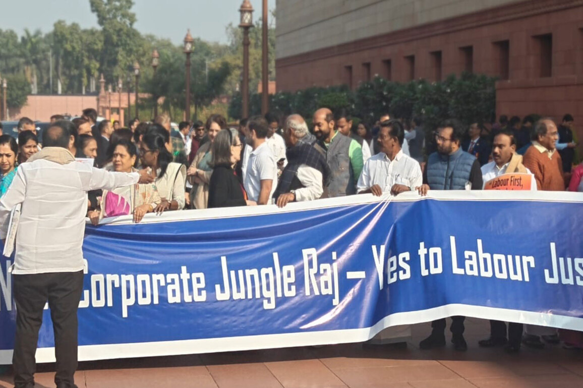 Rahul, Sonia Gandhi join INDIA bloc protest against labour codes at Parliament