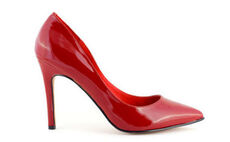 Luxury brands: Private equity's leadership challenge