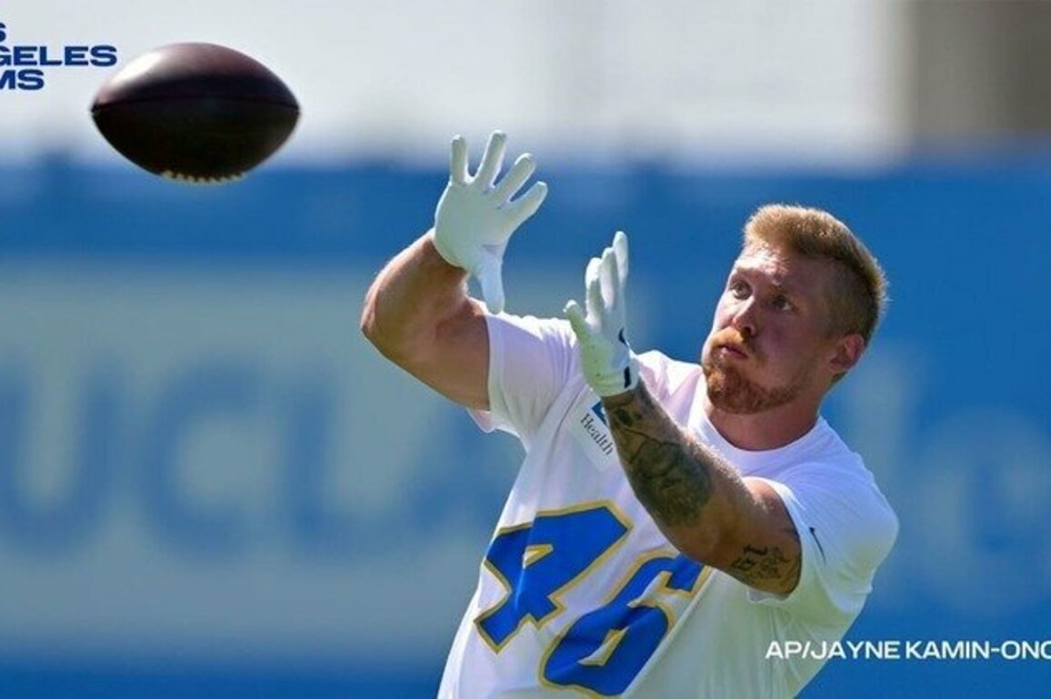 Rams sign TE McCallan Castles, waive/injured TE Anthony Torres