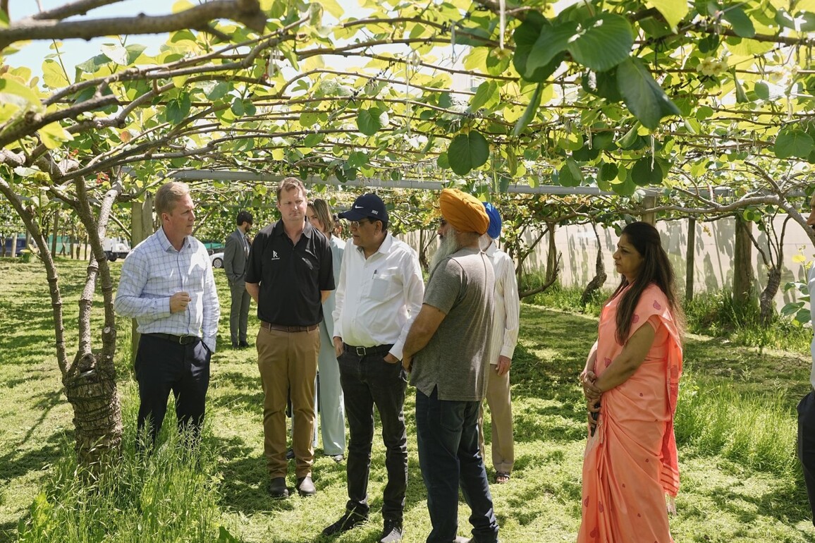 Piyush Goyal visits New Zealand Kiwifruit Orchard, discusses sustainability and productivity with Kiwi-Indian farmers