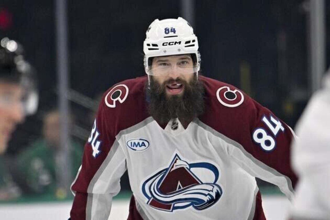 Avalanche defeat Stars, as Brent Burns makes history