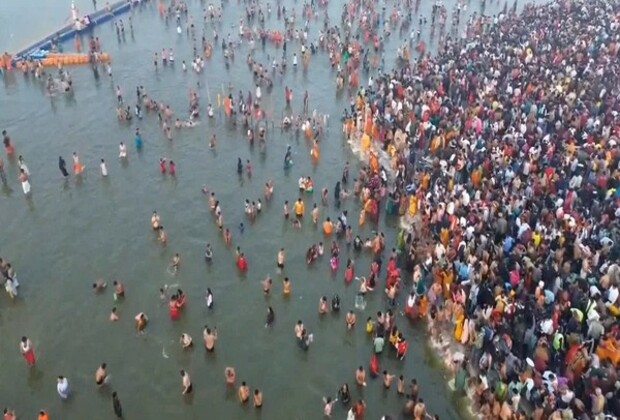 Devotees continue to arrive in large numbers at Mahakumbh, over 520 million pilgrims take holy dip so far