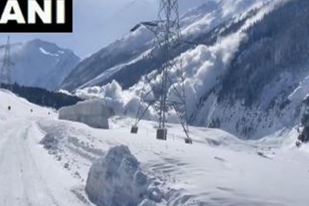 Avalanche hits Sarbal area of Sonmarg in J-K