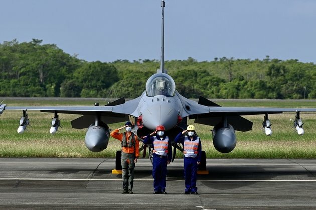 F-16 shipment to Taiwan delayed minister