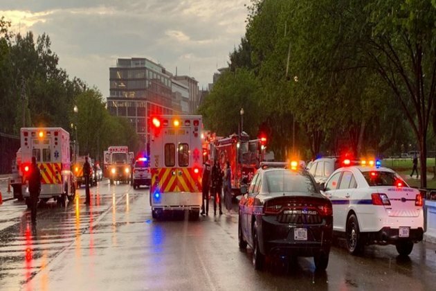 US: Four sustain life-threatening injuries as lightning strikes near White House