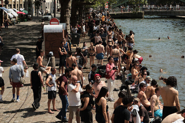 France reports five deaths as heatwave scorches Europe