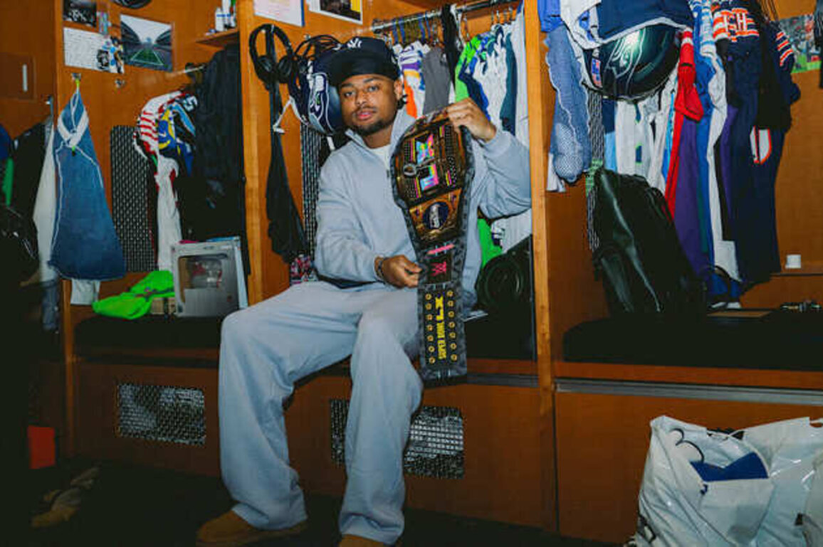 Seahawks Reminisce On Season During Locker Room Clean Out Day