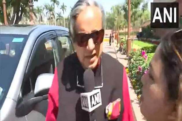 "Comments speak for themselves," Shashi Tharoor stands his ground on India's position on Ukraine-Russia conflict