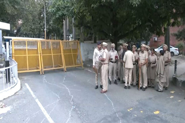 Chandigarh: Police personnel deployed at gates of Panjab University ahead of students protest