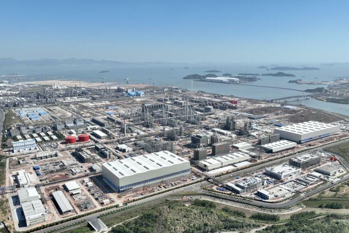 Update: ExxonMobil's landmark chemical complex begins operation in China