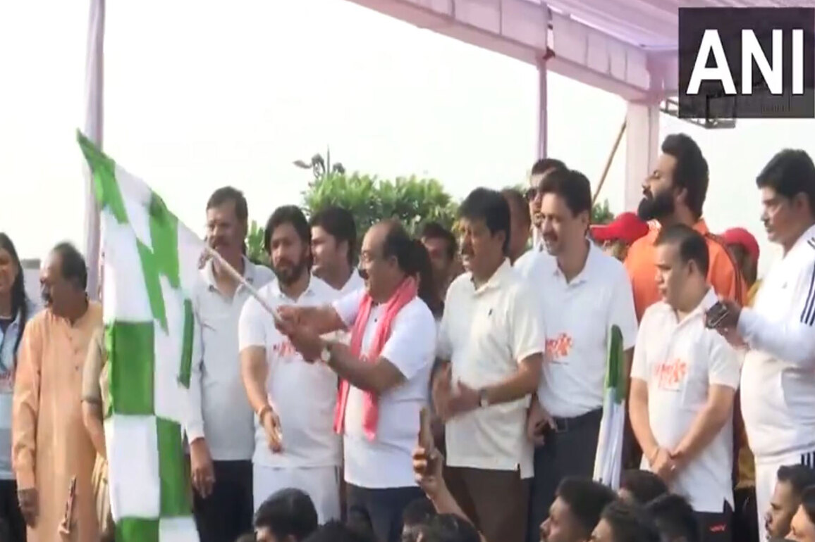 Chhattisgarh Deputy CM Arun Sao flags off 'Namo Yuva Run' in Raipur