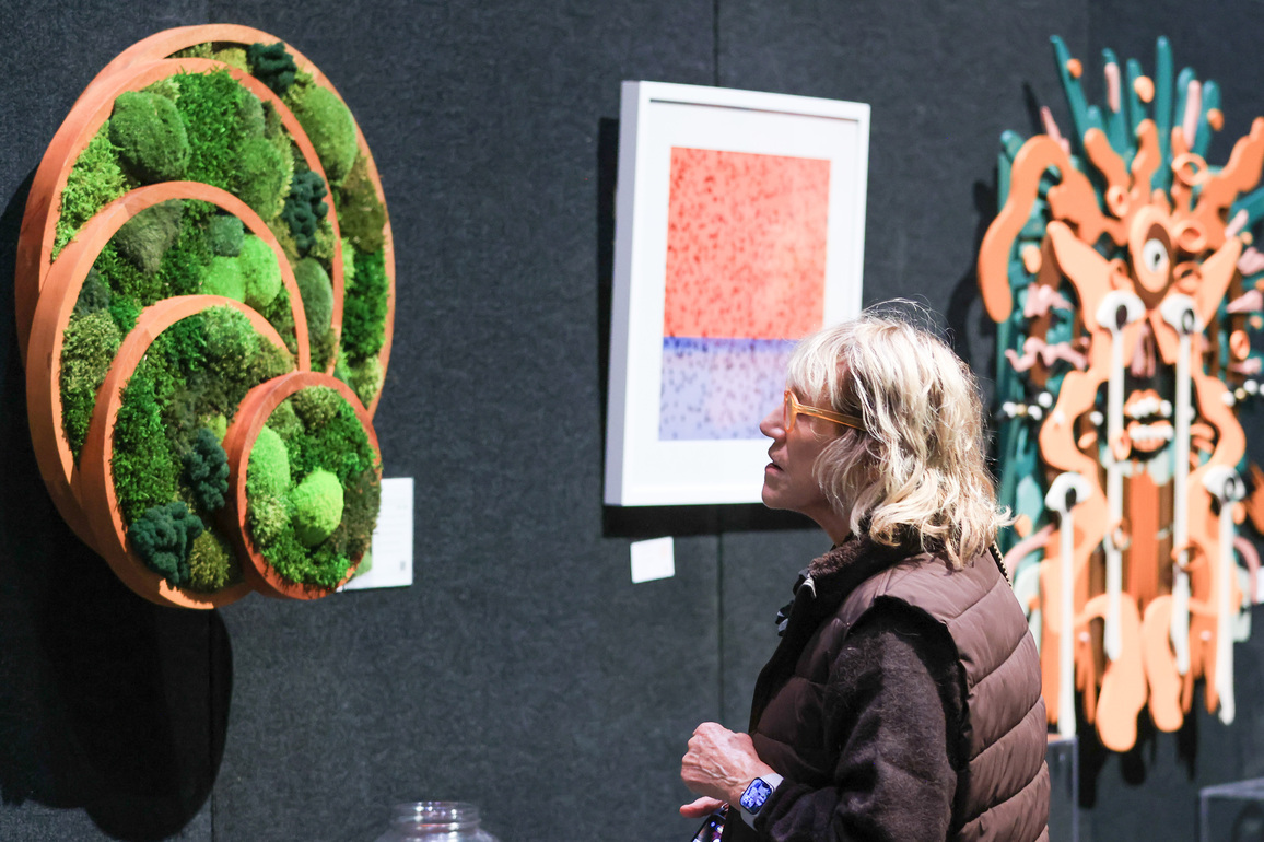 NEW ZEALAND-WELLINGTON-ART SHOW