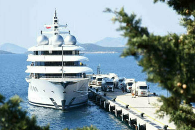 Royal Navy worried about mighty Russian superyachts - Times