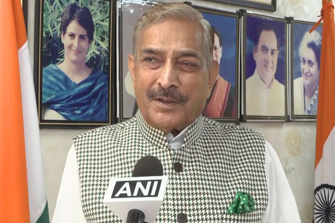 "PM should answer how much his govt will loot people": Congress MPs question commercial LPG price hike
