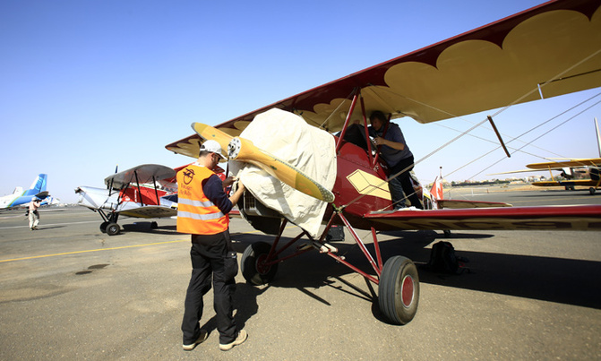 Vintage biplanes on cross-Africa trek land in Khartoum Vintage biplanes on cross-Africa trek land in Khartoum