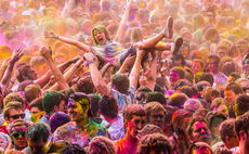 Crowdfunding: Herd dynamics