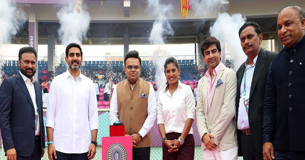 Cricket stand and gate for Mithali Raj and Raavi Kalpana