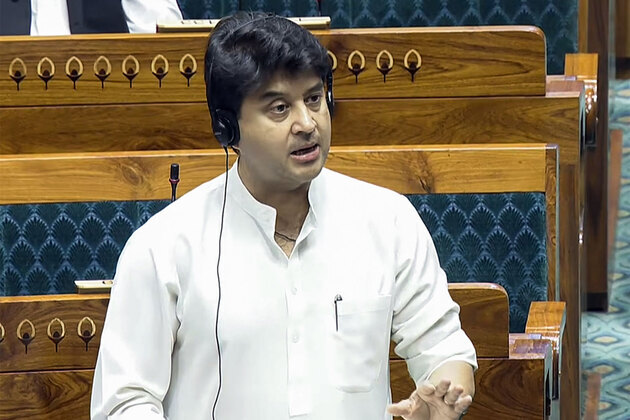 "Pro-people decision at critical global moment": Union Minister Scindia hails fuel duty reduction to 'cushion citizens'