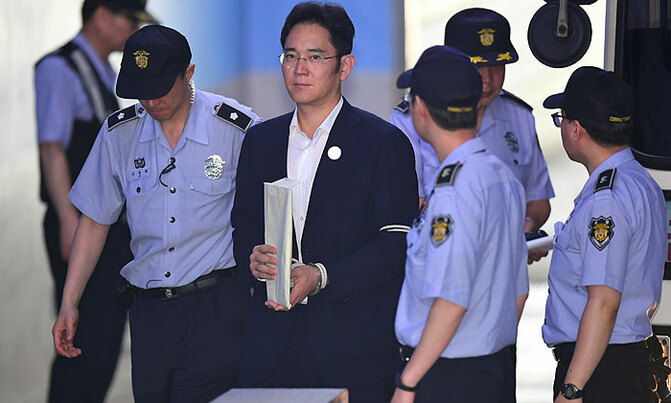 Samsung heir faces corruption verdict Samsung heir faces corruption verdict