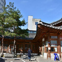 Fire near South Korea's Jogye temple contained, treasures spared