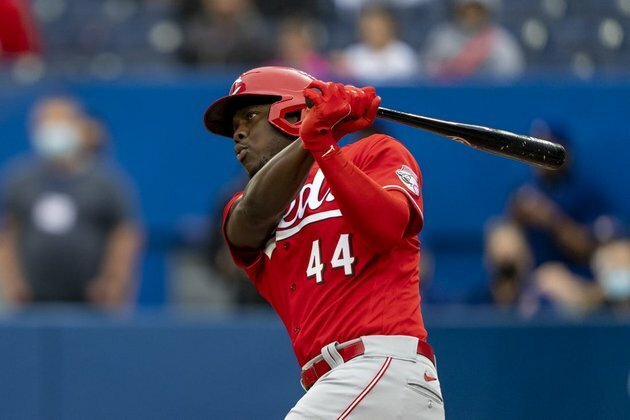 Toronto native Joey Votto homers to lead Reds past Blue Jays