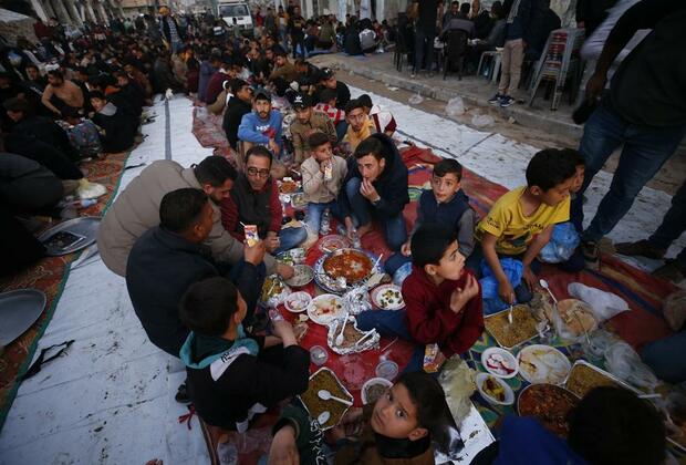 Mideast in Pictures: Iftar amid destruction in Gaza's Beit Lahia