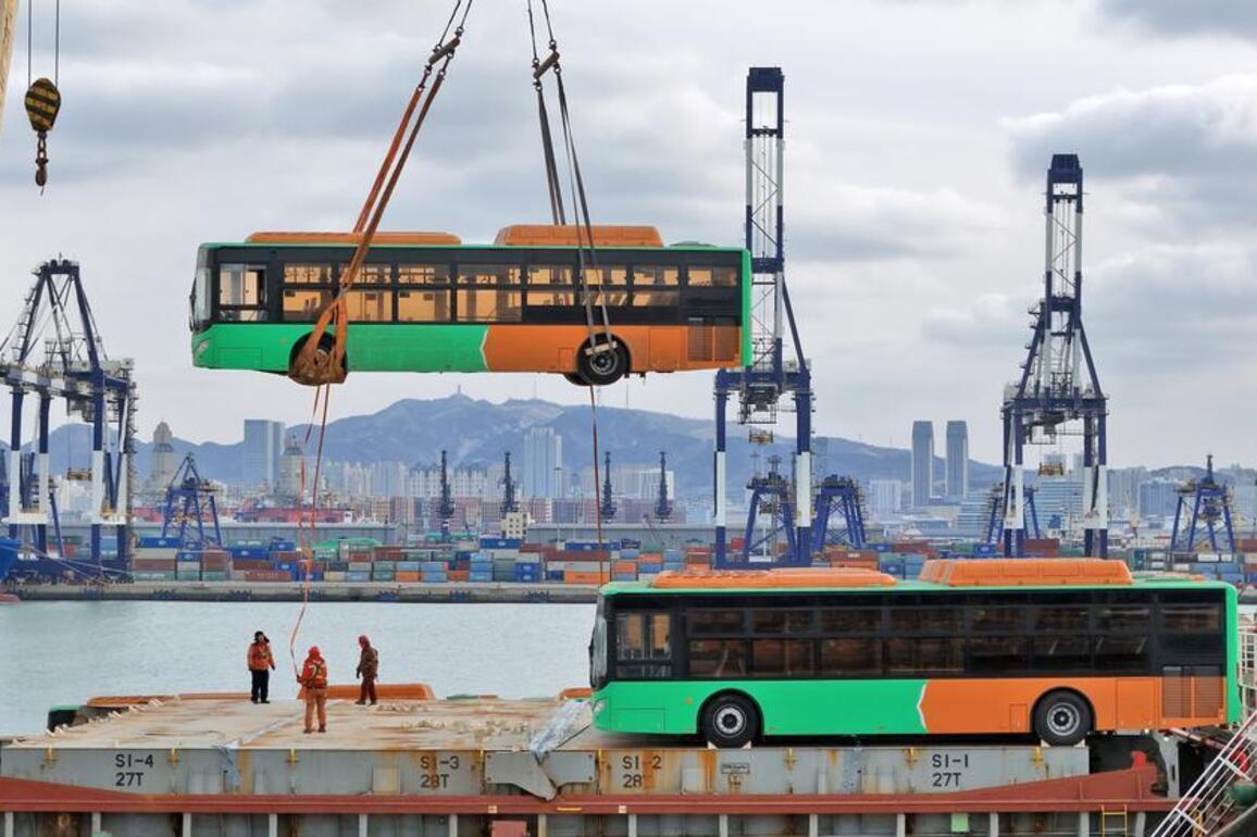 Interview: China much more than "world factory," Kyrgyz expert says