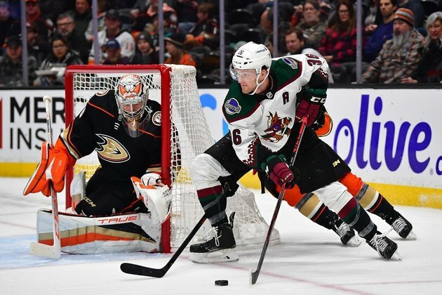 Ducks beat Coyotes in OT, run win streak to three