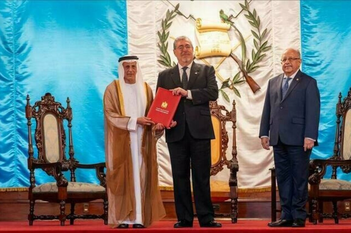 UAE Non-Resident Ambassador presents credentials to President of Guatemala