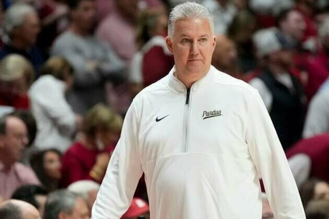Top-ranked Purdue scraps past Memphis in the Bahamas