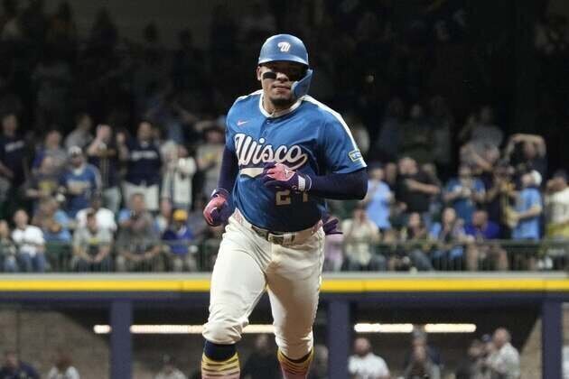 With playoff berth secured after 20-0 rout, Brewers focus on rematch vs. Reds