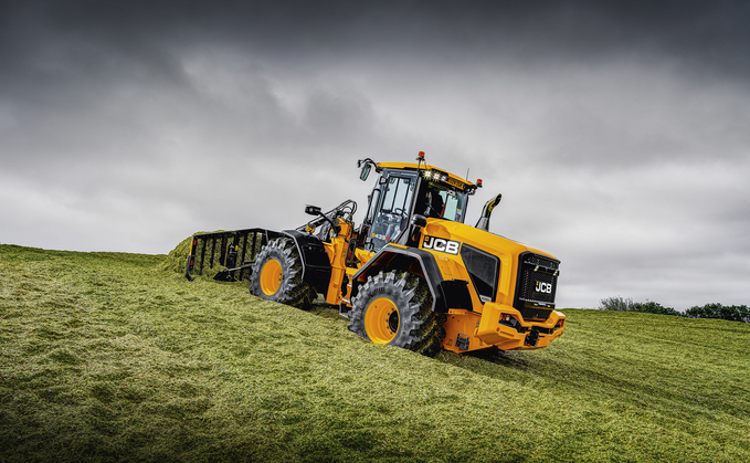 The latest JCB 435S claims to pack more punch with more power and torque from the 6.7-litre Cummins engine.  