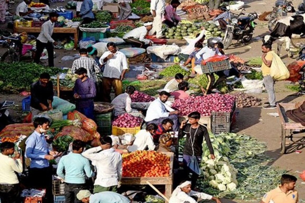 Pakistan: Food prices surge in Lahore as floods disrupt supply chains