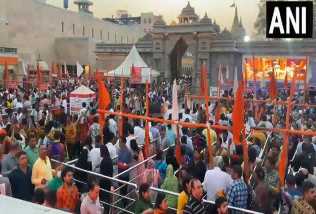 Massive footfall at Kashi Vishwanath Temple as devotees throng for darshan post-Mahakumbh