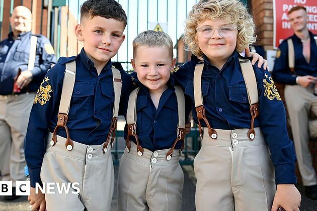 The Twelfth- Thousands attending NI&#39;s Orange Order parades