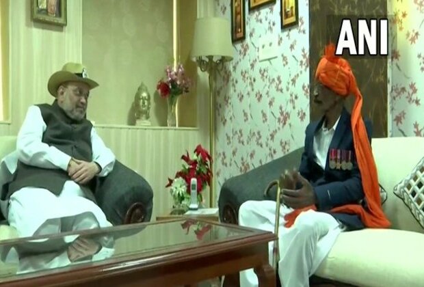 Amit Shah meets 1971 India-Pak war hero Bhairo Singh Rathore in Jaisalmer