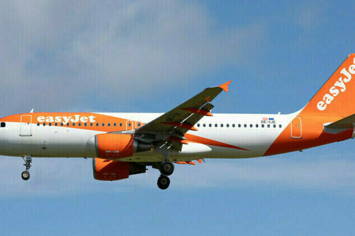 Man yells bomb and death to Trump aboard UK flight