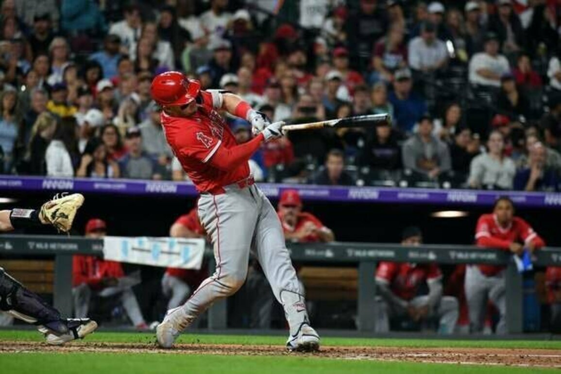 Mike Trout's 400th homer helps Angels snap skid vs. Rockies