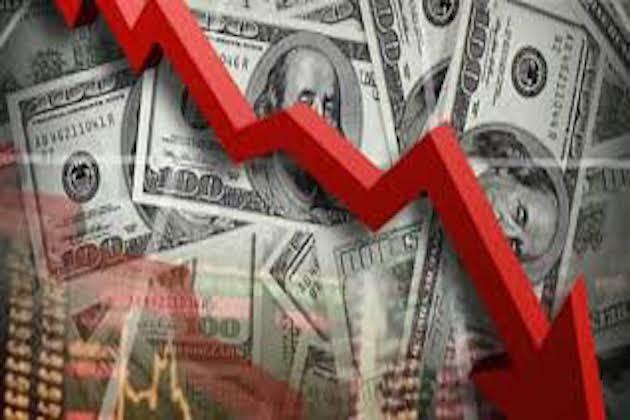 U.S. dollar dives amid higher-than-expected jobless claims