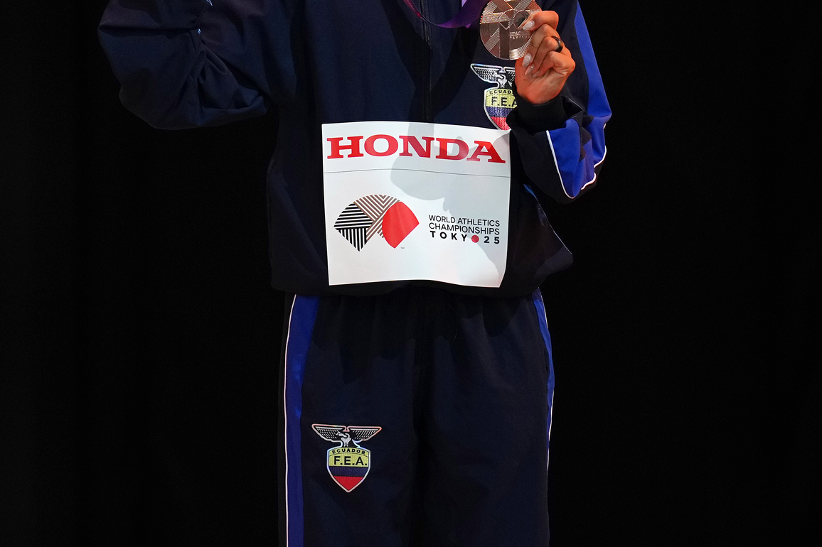 (SP)JAPAN-TOKYO-ATHLETICS-WORLD ATHLETICS CHAMPIONSHIPS-WOMEN'S 35KM RACE WALK-AWARDING CEREMONY